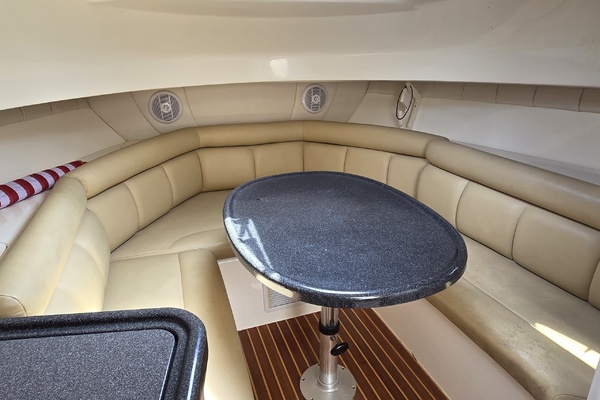 32ft Boston Whaler Yacht For Sale
