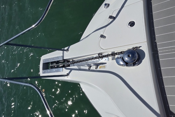 32ft Boston Whaler Yacht For Sale