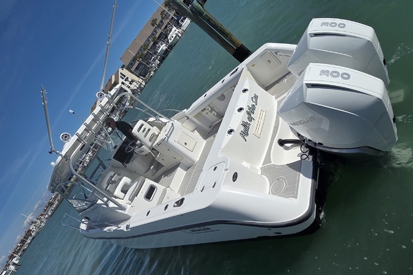 32ft Boston Whaler Yacht For Sale