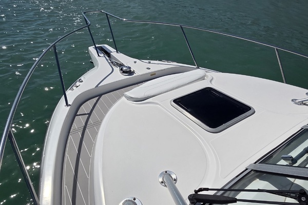2007 Boston Whaler 32