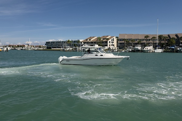 32ft Boston Whaler Yacht For Sale