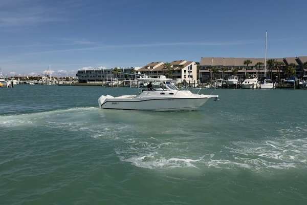 2007 Boston Whaler 32