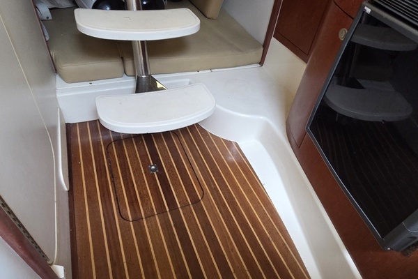 2007 Boston Whaler 32