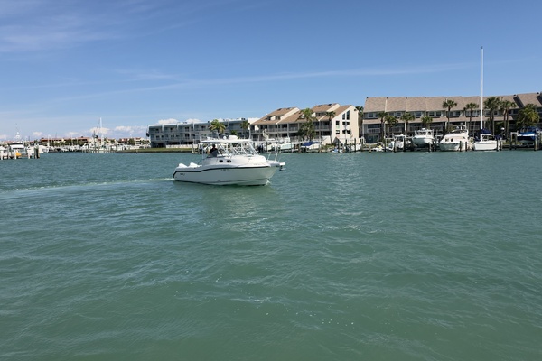 32ft Boston Whaler Yacht For Sale