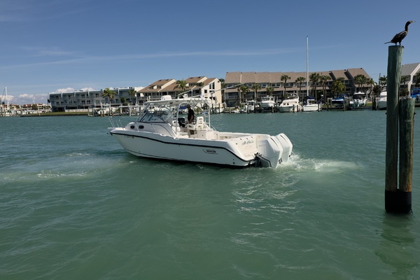 32ft Boston Whaler Yacht For Sale