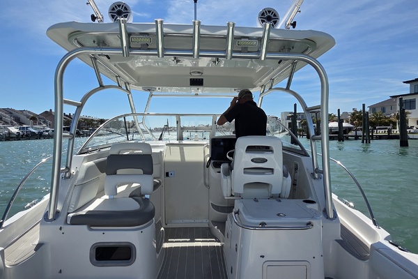 32ft Boston Whaler Yacht For Sale