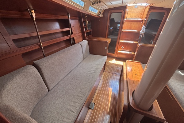 LA BREZZA 39ft Grand Soleil Yacht For Sale