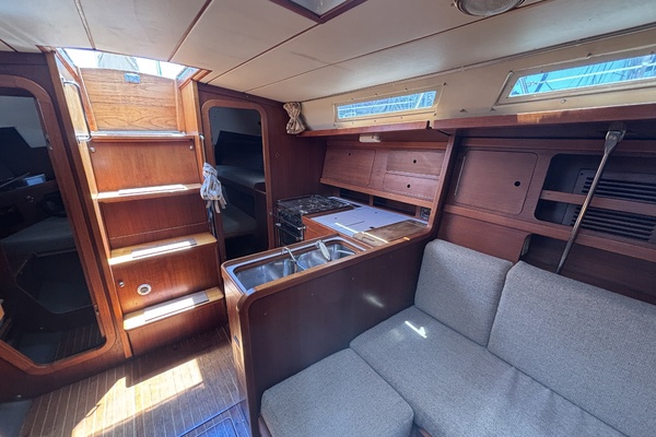 LA BREZZA 39ft Grand Soleil Yacht For Sale