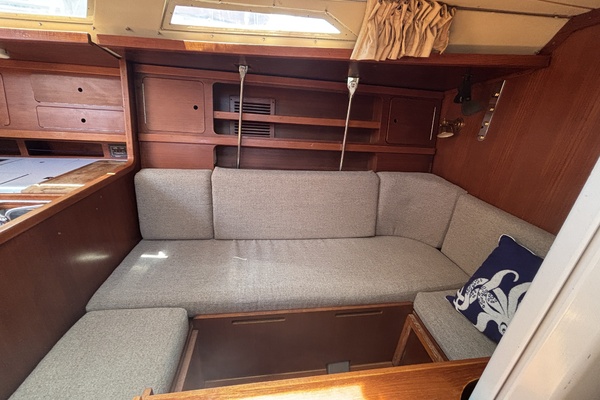 LA BREZZA 39ft Grand Soleil Yacht For Sale