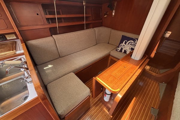 LA BREZZA 39ft Grand Soleil Yacht For Sale