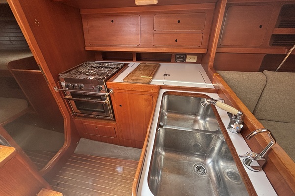 LA BREZZA 39ft Grand Soleil Yacht For Sale