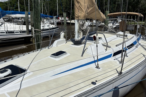 LA BREZZA 39ft Grand Soleil Yacht For Sale