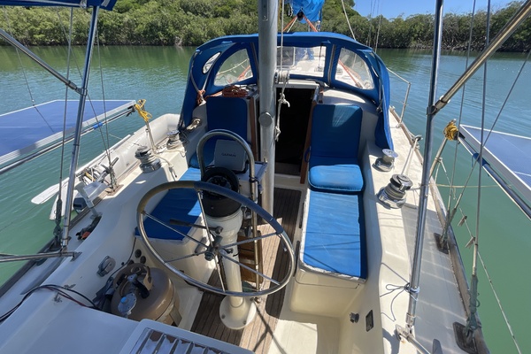 Clover 40ft Morgan Yacht For Sale