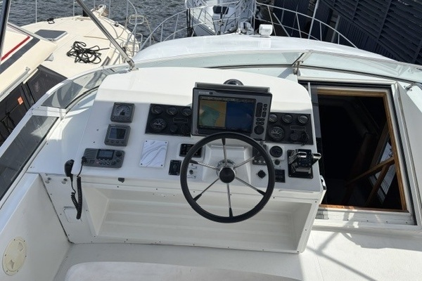 2001 Navigator 48