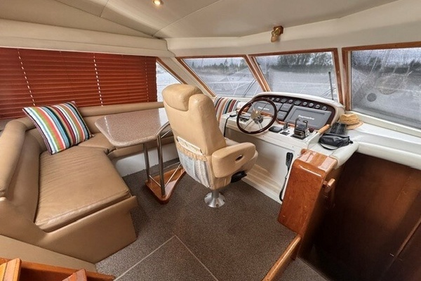 2001 Navigator 48
