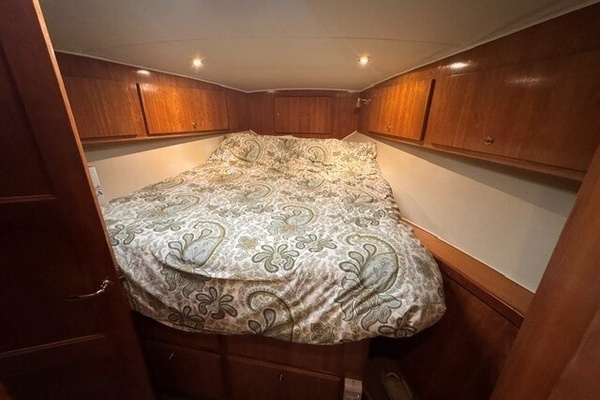 2001 Navigator 48