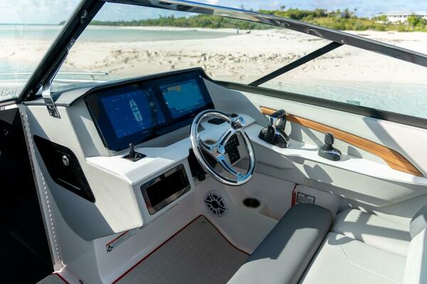 29ft Regal Yacht For Sale