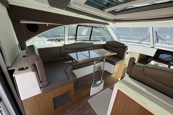 41ft Cruisers Yachts Yacht For Sale