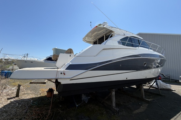 2016 Cruisers Yachts 41