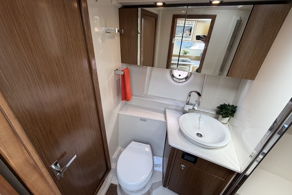 2016 Cruisers Yachts 41