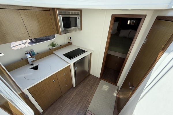 2016 Cruisers Yachts 41