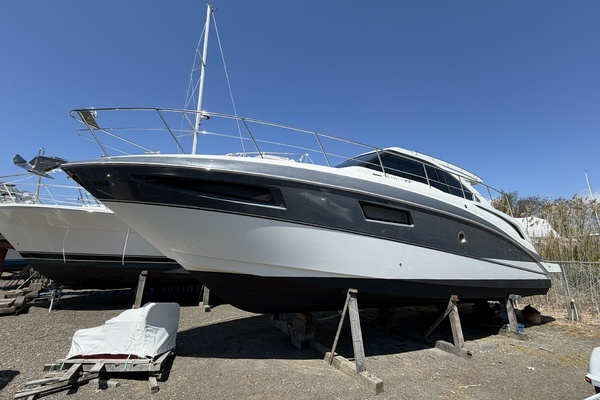 41-ft-Cruisers Yachts-2016-41 Cantius- Clinton Connecticut United States  yacht for sale