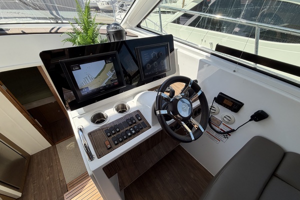 41ft Cruisers Yachts Yacht For Sale
