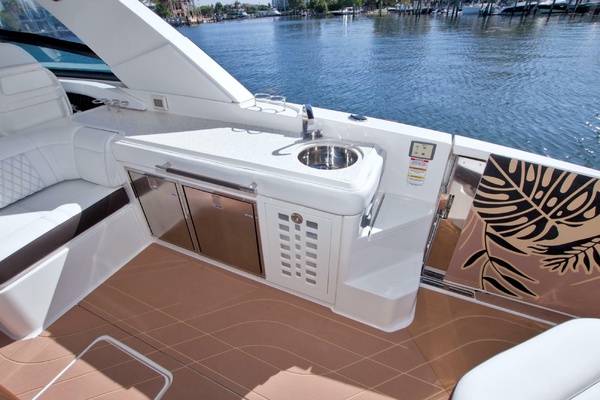 Kelly s Buoys 40ft Sea Ray Yacht For Sale