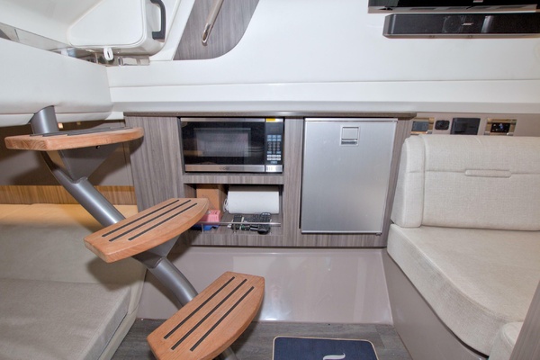 Kelly s Buoys 40ft Sea Ray Yacht For Sale