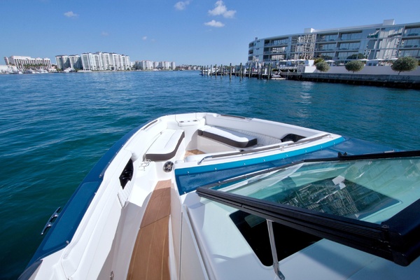 Kelly s Buoys 40ft Sea Ray Yacht For Sale