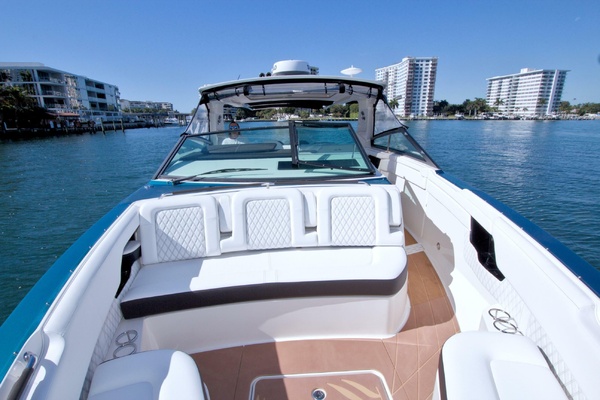 Kelly s Buoys 40ft Sea Ray Yacht For Sale