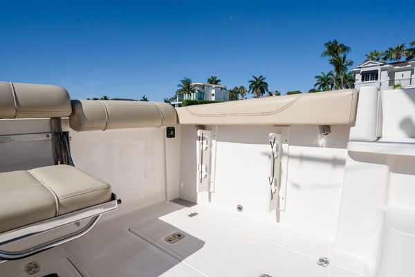 Offshore Asset 34ft Pursuit Yacht For Sale