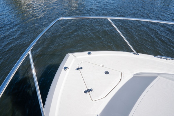 2018 Pursuit 34