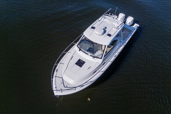 Offshore Asset 34ft Pursuit Yacht For Sale