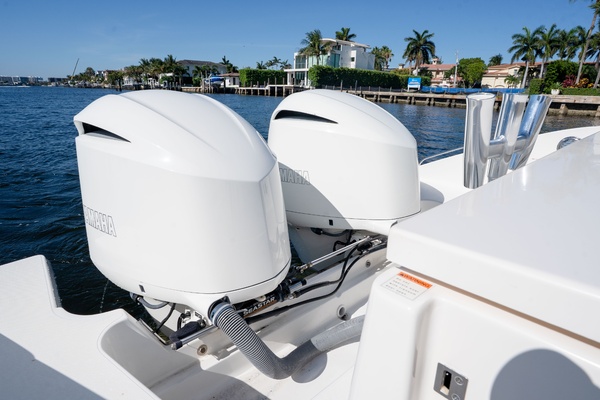 Offshore Asset 34ft Pursuit Yacht For Sale