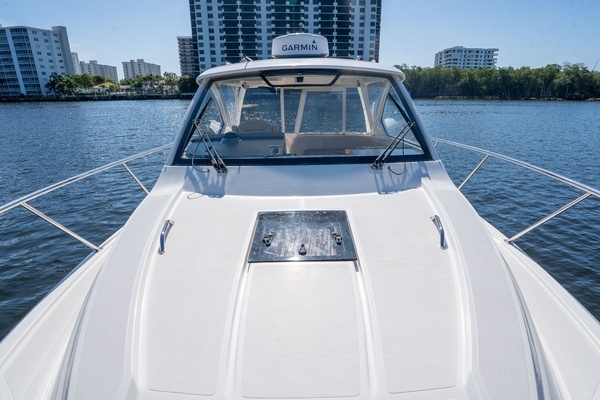 2018 Pursuit 34