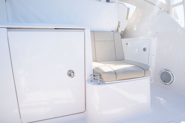 Offshore Asset 34ft Pursuit Yacht For Sale