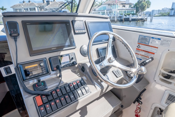Offshore Asset 34ft Pursuit Yacht For Sale