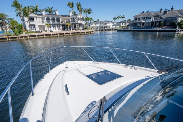 2018 Pursuit 34