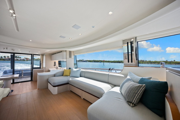 2025 Azimut 68