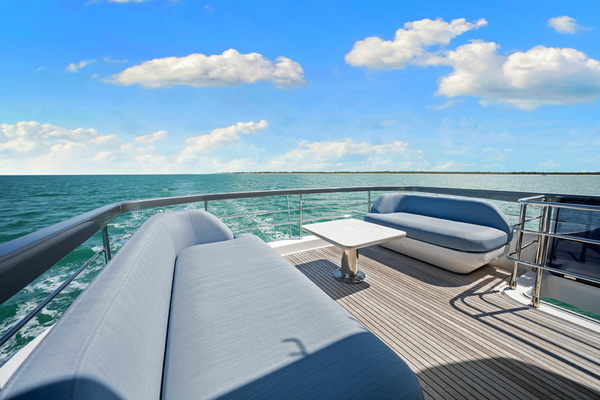 2025 Azimut 68