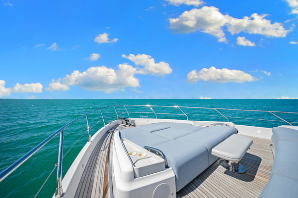 68ft Azimut Yacht For Sale