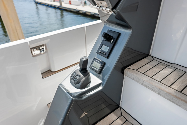 68ft Azimut Yacht For Sale