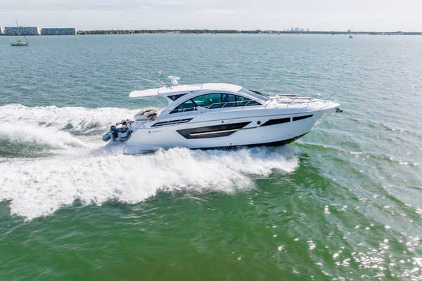 50ft Cruisers Yachts Yacht For Sale