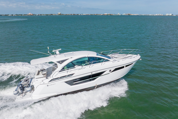 50ft Cruisers Yachts Yacht For Sale