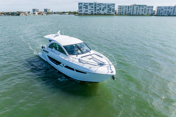 50ft Cruisers Yachts Yacht For Sale