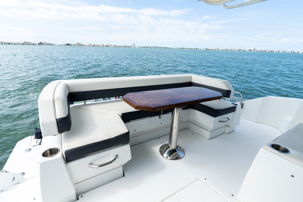 50ft Cruisers Yachts Yacht For Sale