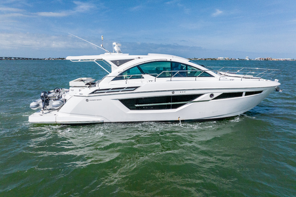 50ft Cruisers Yachts Yacht For Sale