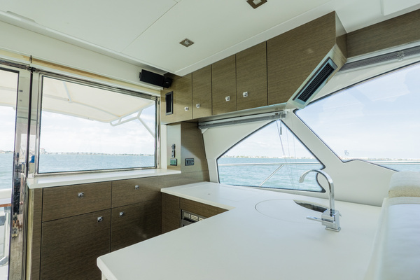 2018 Cruisers Yachts 50