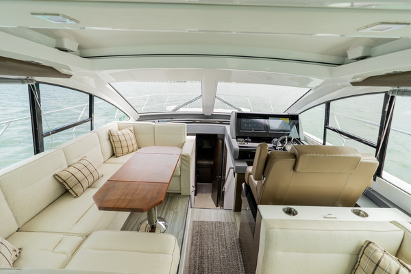 50ft Cruisers Yachts Yacht For Sale